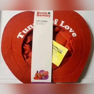 New Boots & Barkley Pop Open Red Tunnel of Love 36x14x11 Cat Tunnel pet toy